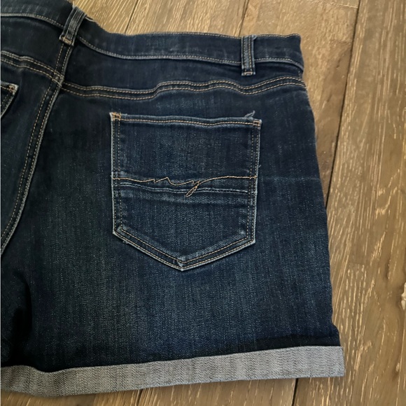 Denim shorts 🩵 - Picture 3 of 5